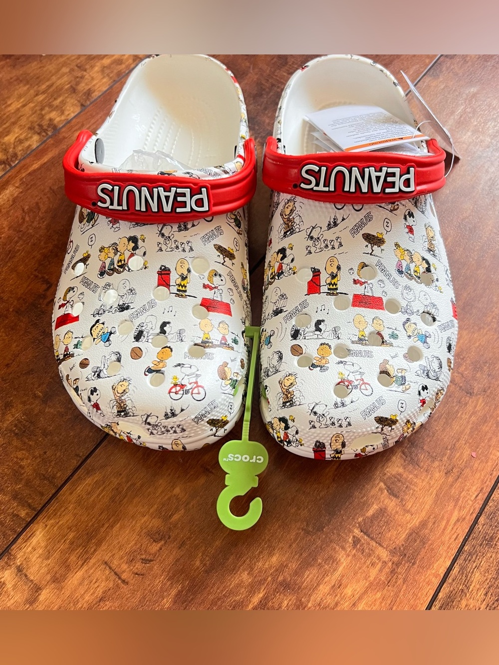 Adult Crocs x Peanuts Classic Clog "Allover Print" NWT limited edition
